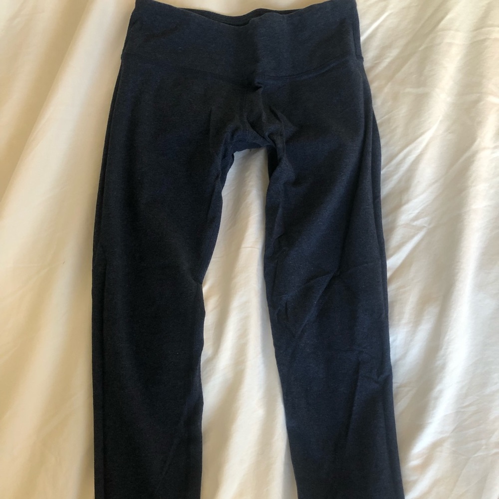Lululemon blue cropped leggings, size 6